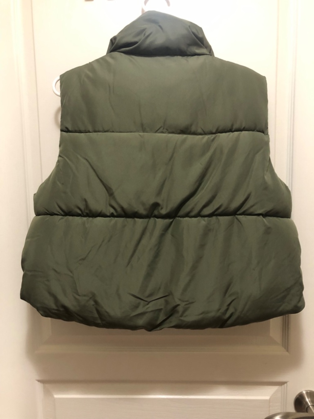 XS puffer vest olive green with zip and adjustable toggles - Picture 2 of 5
